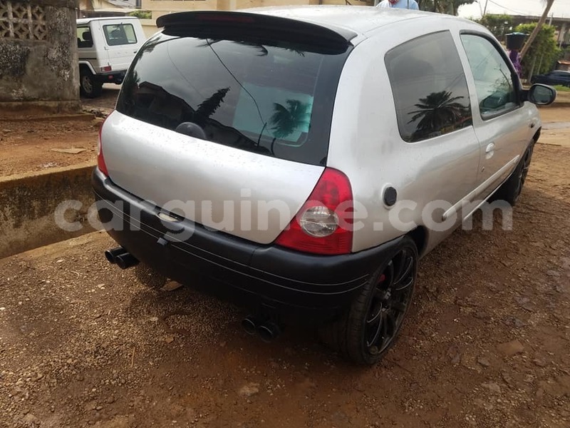 Big with watermark renault clio conakry conakry 5876