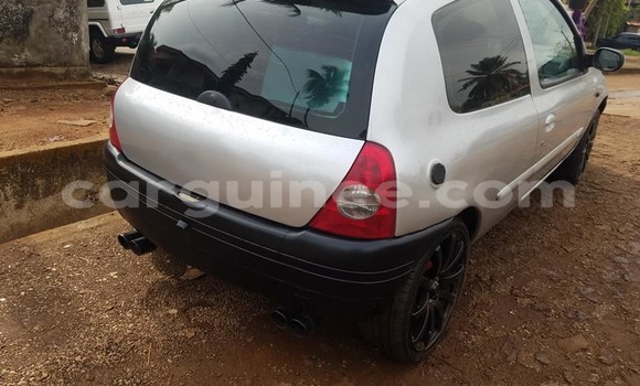 Buy Used Renault Clio Silver Car in Conakry in Conakry Buy Used Renault Clio Silver Car in Conakry in Conakry