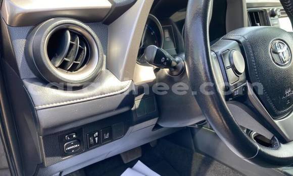 Buy Used Toyota RAV4 Beige Car in Conakry in Conakry Buy Used Toyota RAV4 Beige Car in Conakry in Conakry