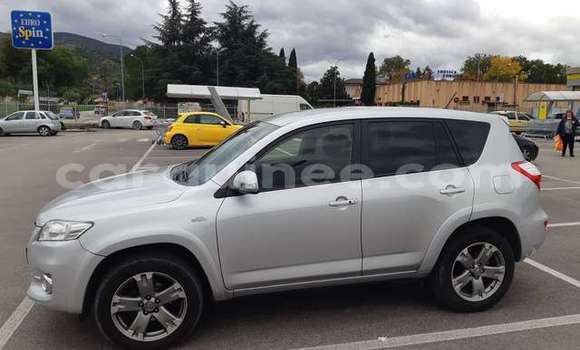 Buy Import Toyota RAV4 Silver Car in Conakry in Conakry Buy Import Toyota RAV4 Silver Car in Conakry in Conakry