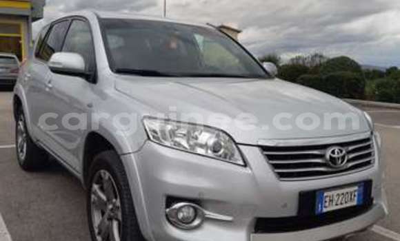 Buy Import Toyota RAV4 Silver Car in Conakry in Conakry Buy Import Toyota RAV4 Silver Car in Conakry in Conakry