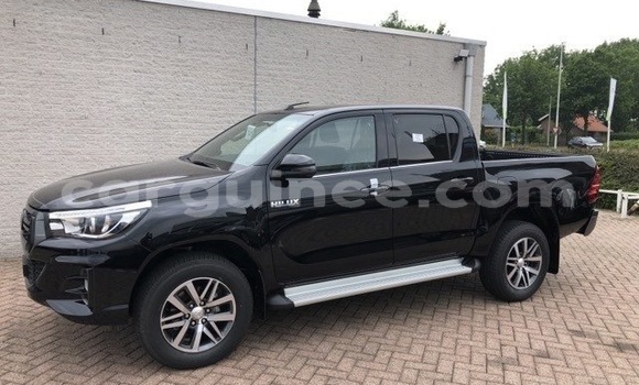 Buy Used Toyota Hilux Black Car in Conakry in Conakry Buy Used Toyota Hilux Black Car in Conakry in Conakry