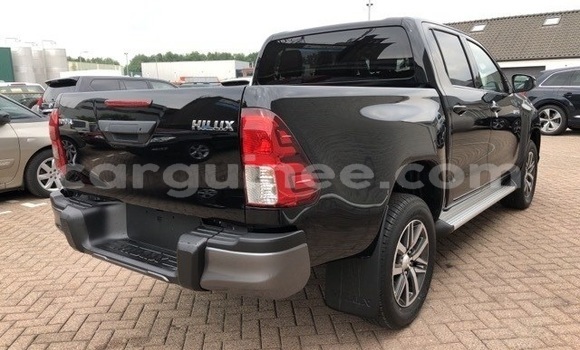 Buy Used Toyota Hilux Black Car in Conakry in Conakry Buy Used Toyota Hilux Black Car in Conakry in Conakry