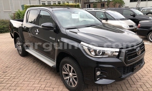 Buy Used Toyota Hilux Black Car in Conakry in Conakry Buy Used Toyota Hilux Black Car in Conakry in Conakry