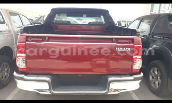 Buy Used Toyota Hilux Red Car in Conakry in Conakry Buy Used Toyota Hilux Red Car in Conakry in Conakry