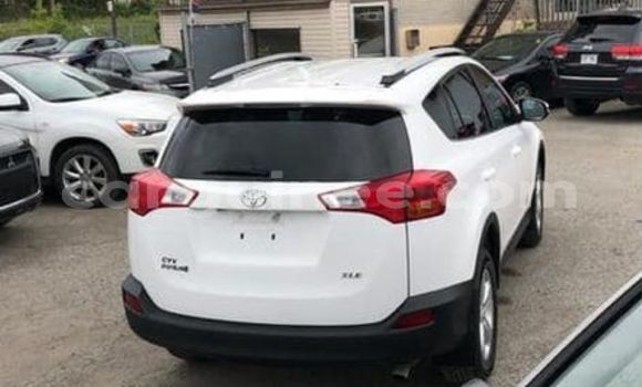Buy Used Toyota RAV4 White Car in Conakry in Conakry Buy Used Toyota RAV4 White Car in Conakry in Conakry