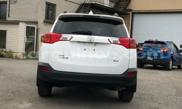 Buy Used Toyota RAV4 White Car in Conakry in Conakry Buy Used Toyota RAV4 White Car in Conakry in Conakry