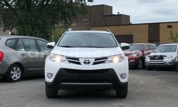 Buy Used Toyota RAV4 White Car in Conakry in Conakry Buy Used Toyota RAV4 White Car in Conakry in Conakry