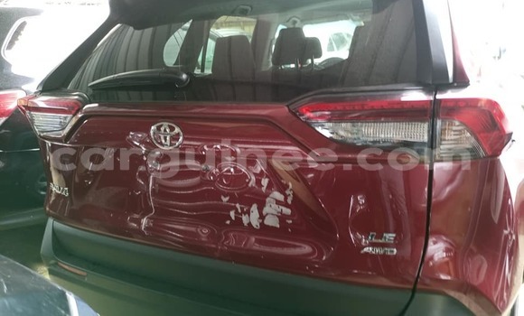 Acheter Occasion Voiture Toyota RAV4 Rouge à Conakry, Conakry Acheter Occasion Voiture Toyota RAV4 Rouge à Conakry, Conakry