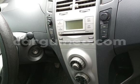 Acheter Occasion Voiture Toyota Yaris Gris à Conakry, Conakry Acheter Occasion Voiture Toyota Yaris Gris à Conakry, Conakry