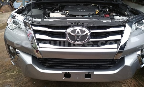 Acheter Occasion Voiture Toyota Fortuner Gris à Conakry, Conakry Acheter Occasion Voiture Toyota Fortuner Gris à Conakry, Conakry