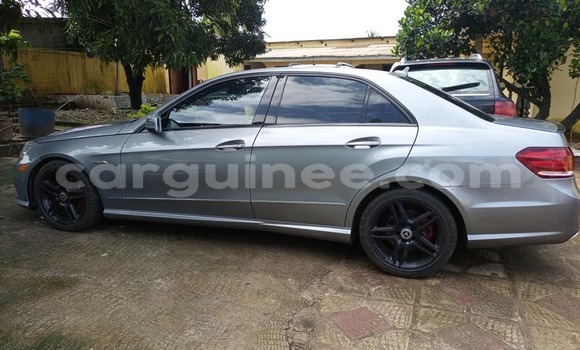 Acheter Occasion Voiture Mercedes-Benz E–Class Gris à Conakry, Conakry