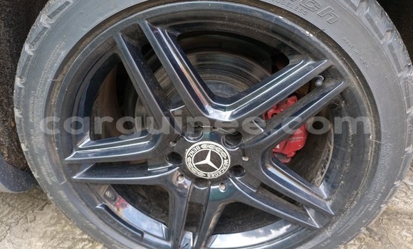 Acheter Occasion Voiture Mercedes-Benz E–Class Gris à Conakry, Conakry Acheter Occasion Voiture Mercedes-Benz E–Class Gris à Conakry, Conakry