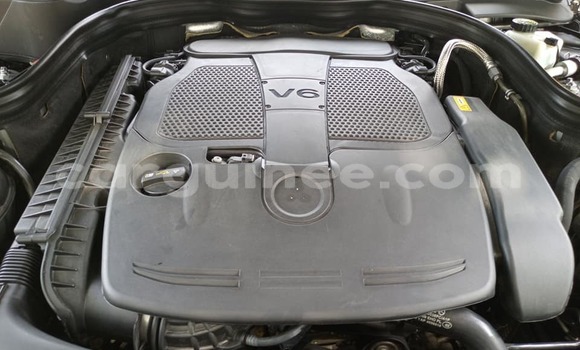 Acheter Occasion Voiture Mercedes-Benz E–Class Gris à Conakry, Conakry Acheter Occasion Voiture Mercedes-Benz E–Class Gris à Conakry, Conakry