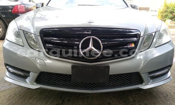 Acheter Occasion Voiture Mercedes-Benz E–Class Gris à Conakry, Conakry Acheter Occasion Voiture Mercedes-Benz E–Class Gris à Conakry, Conakry