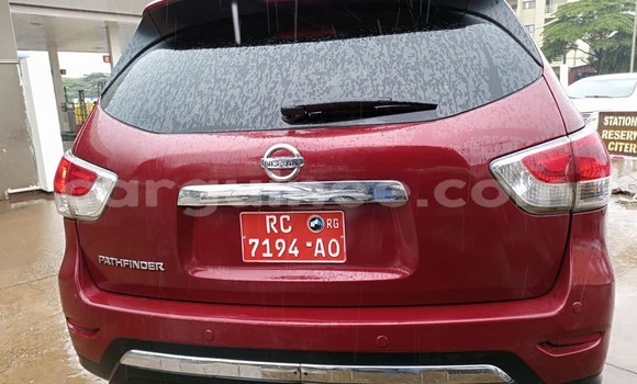 Acheter Occasion Voiture Nissan Pathfinder Rouge à Conakry, Conakry Acheter Occasion Voiture Nissan Pathfinder Rouge à Conakry, Conakry