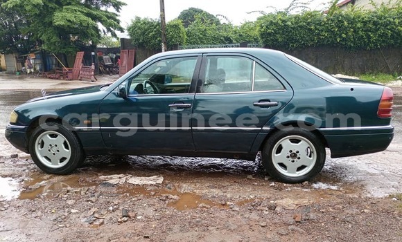 Acheter Occasion Voiture Mercedes-Benz C–Class Bleu à Conakry, Conakry Acheter Occasion Voiture Mercedes-Benz C–Class Bleu à Conakry, Conakry