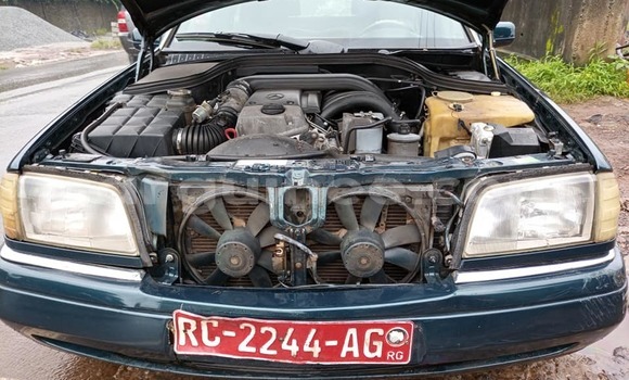 Acheter Occasion Voiture Mercedes-Benz C–Class Bleu à Conakry, Conakry Acheter Occasion Voiture Mercedes-Benz C–Class Bleu à Conakry, Conakry