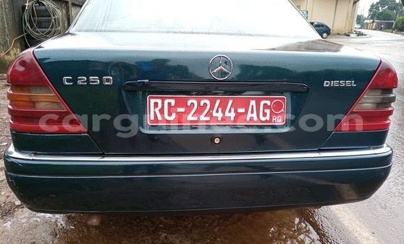 Acheter Occasion Voiture Mercedes-Benz C–Class Bleu à Conakry, Conakry Acheter Occasion Voiture Mercedes-Benz C–Class Bleu à Conakry, Conakry