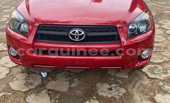 Acheter Occasion Voiture Toyota RAV4 Rouge à Conakry, Conakry Acheter Occasion Voiture Toyota RAV4 Rouge à Conakry, Conakry