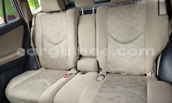 Acheter Occasion Voiture Toyota RAV4 Rouge à Conakry, Conakry Acheter Occasion Voiture Toyota RAV4 Rouge à Conakry, Conakry