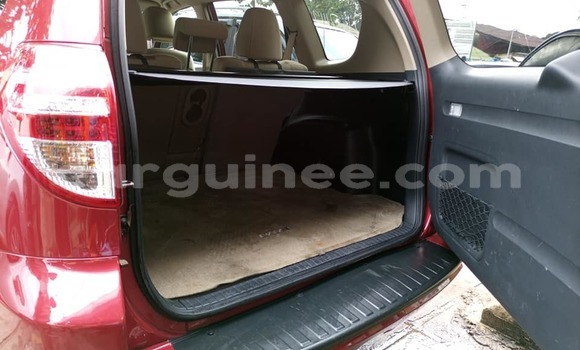 Acheter Occasion Voiture Toyota RAV4 Rouge à Conakry, Conakry Acheter Occasion Voiture Toyota RAV4 Rouge à Conakry, Conakry