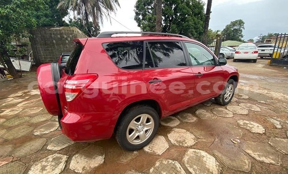 Acheter Occasion Voiture Toyota RAV4 Rouge à Conakry, Conakry Acheter Occasion Voiture Toyota RAV4 Rouge à Conakry, Conakry