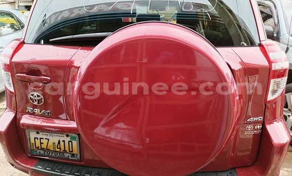 Acheter Occasion Voiture Toyota RAV4 Rouge à Conakry, Conakry Acheter Occasion Voiture Toyota RAV4 Rouge à Conakry, Conakry