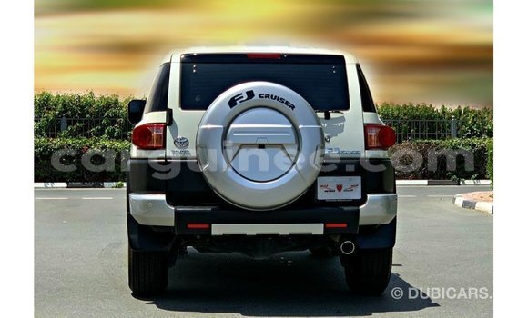 Buy Import Toyota FJ Cruiser White Car in Import - Dubai in Conakry Buy Import Toyota FJ Cruiser White Car in Import - Dubai in Conakry