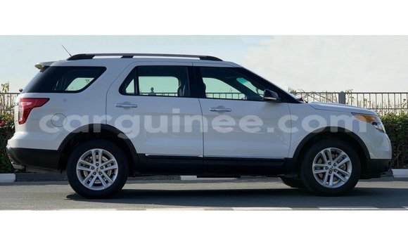 Buy Import Ford Explorer White Car in Import - Dubai in Conakry Buy Import Ford Explorer White Car in Import - Dubai in Conakry