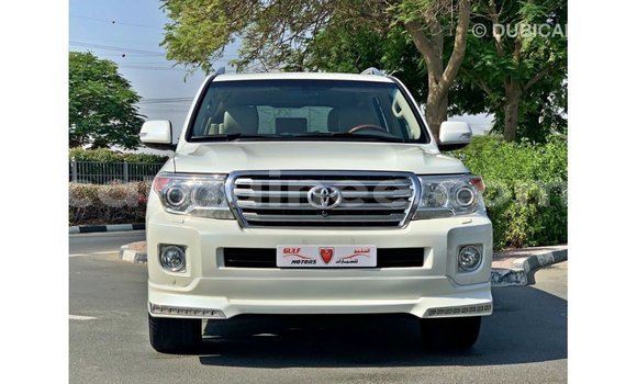 Acheter Import Voiture Toyota Land Cruiser Blanc à Import - Dubai, Conakry Acheter Import Voiture Toyota Land Cruiser Blanc à Import - Dubai, Conakry