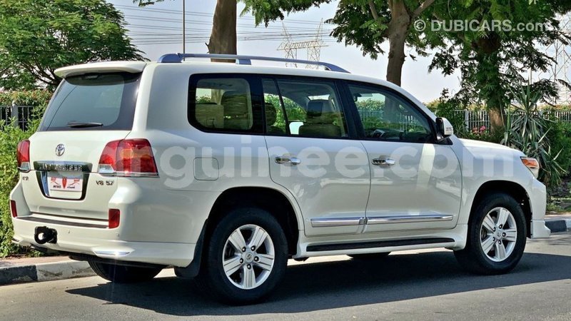 Big with watermark toyota land cruiser conakry import dubai 5977