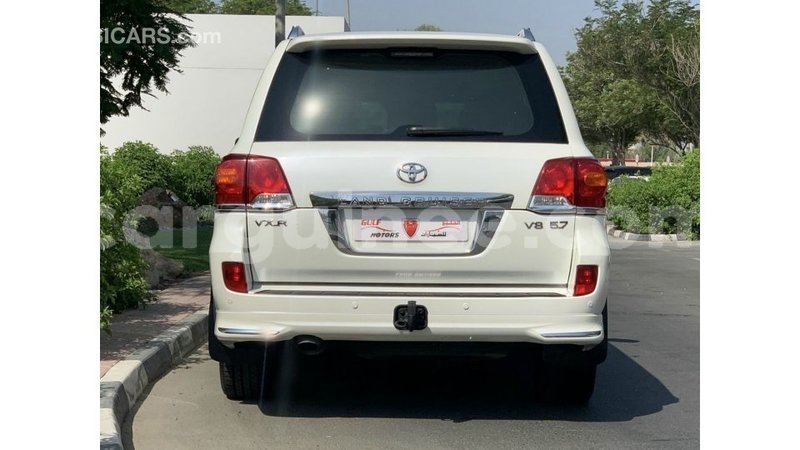 Big with watermark toyota land cruiser conakry import dubai 5977