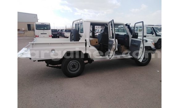 Buy Import Toyota Land Cruiser White Car in Import - Dubai in Conakry Buy Import Toyota Land Cruiser White Car in Import - Dubai in Conakry
