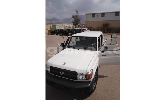 Buy Import Toyota Land Cruiser White Car in Import - Dubai in Conakry Buy Import Toyota Land Cruiser White Car in Import - Dubai in Conakry