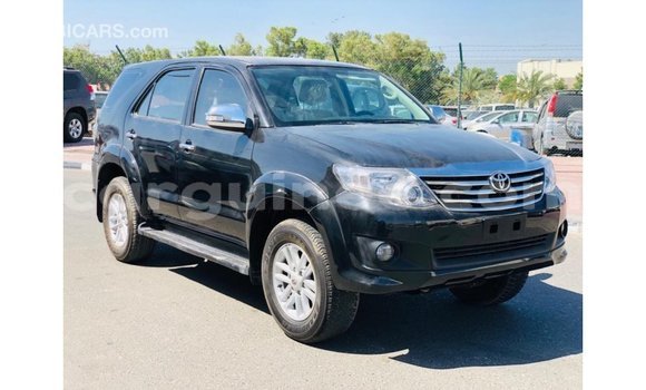Acheter Import Voiture Toyota Fortuner Noir à Import - Dubai, Conakry Acheter Import Voiture Toyota Fortuner Noir à Import - Dubai, Conakry