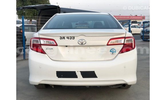Acheter Import Voiture Toyota Camry Blanc à Import - Dubai, Conakry Acheter Import Voiture Toyota Camry Blanc à Import - Dubai, Conakry