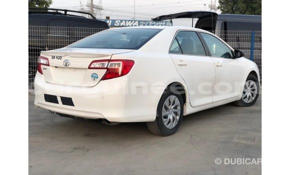 Acheter Import Voiture Toyota Camry Blanc à Import - Dubai, Conakry Acheter Import Voiture Toyota Camry Blanc à Import - Dubai, Conakry