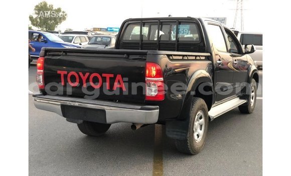 Acheter Import Voiture Toyota Hilux Noir à Import - Dubai, Conakry Acheter Import Voiture Toyota Hilux Noir à Import - Dubai, Conakry