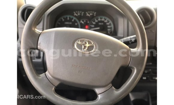 Acheter Import Voiture Toyota Land Cruiser Blanc à Import - Dubai, Conakry Acheter Import Voiture Toyota Land Cruiser Blanc à Import - Dubai, Conakry