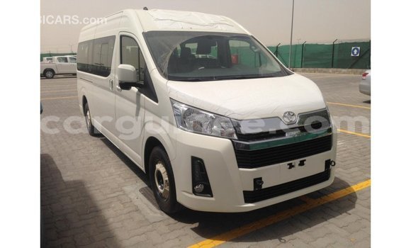 Acheter Import Voiture Toyota Hiace Blanc à Import - Dubai, Conakry Acheter Import Voiture Toyota Hiace Blanc à Import - Dubai, Conakry