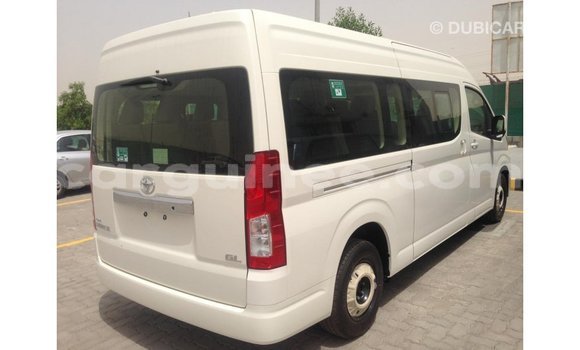 Acheter Import Voiture Toyota Hiace Blanc à Import - Dubai, Conakry Acheter Import Voiture Toyota Hiace Blanc à Import - Dubai, Conakry
