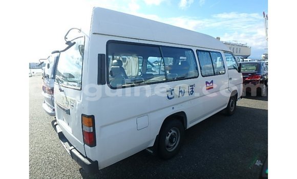 Acheter Import Voiture Nissan Caravan Blanc à Import - Dubai, Conakry Acheter Import Voiture Nissan Caravan Blanc à Import - Dubai, Conakry