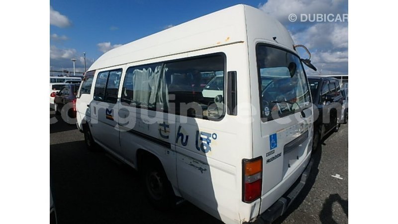 Big with watermark nissan caravan conakry import dubai 6027