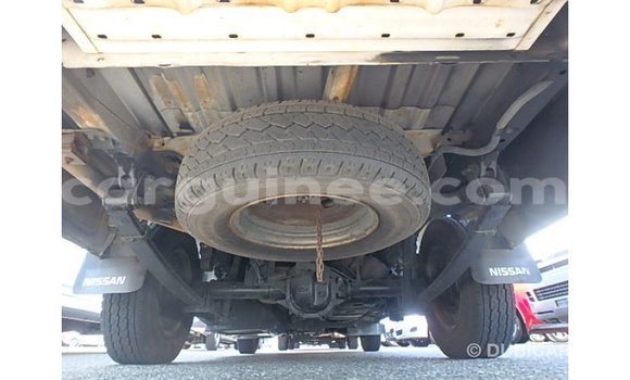 Acheter Import Voiture Nissan Caravan Blanc à Import - Dubai, Conakry Acheter Import Voiture Nissan Caravan Blanc à Import - Dubai, Conakry