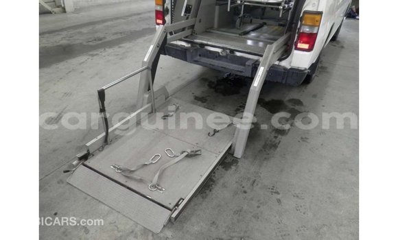 Acheter Import Voiture Nissan Caravan Blanc à Import - Dubai, Conakry Acheter Import Voiture Nissan Caravan Blanc à Import - Dubai, Conakry