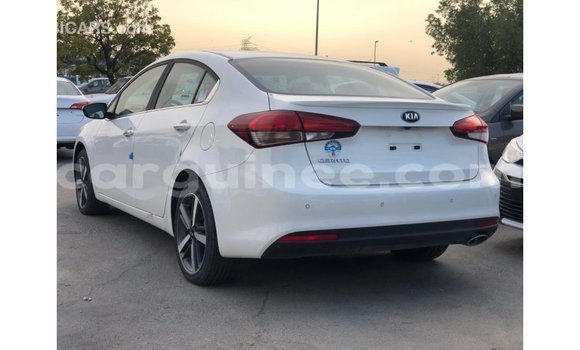 Acheter Import Voiture Kia Cerato Blanc à Import - Dubai, Conakry Acheter Import Voiture Kia Cerato Blanc à Import - Dubai, Conakry