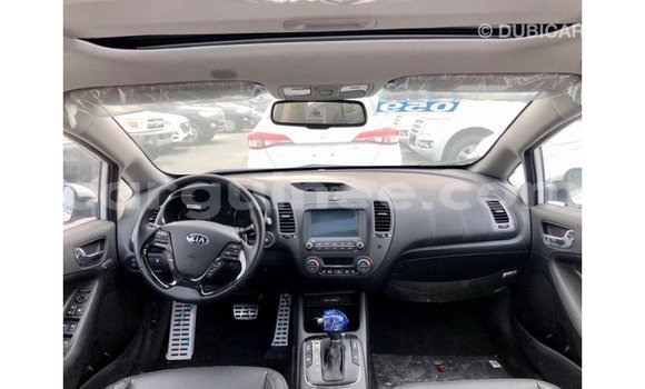Acheter Import Voiture Kia Cerato Blanc à Import - Dubai, Conakry Acheter Import Voiture Kia Cerato Blanc à Import - Dubai, Conakry