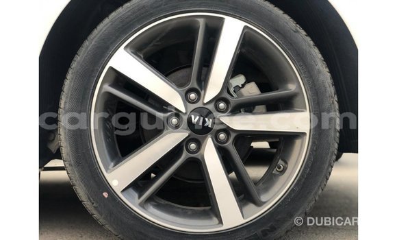 Acheter Import Voiture Kia Cerato Blanc à Import - Dubai, Conakry Acheter Import Voiture Kia Cerato Blanc à Import - Dubai, Conakry