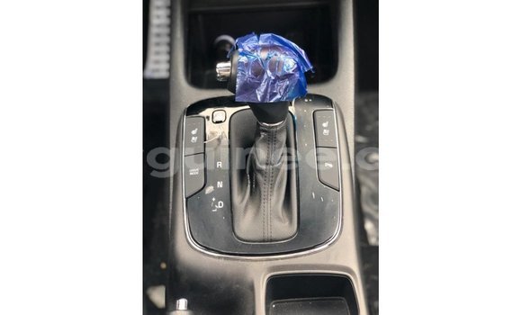 Acheter Import Voiture Kia Cerato Blanc à Import - Dubai, Conakry Acheter Import Voiture Kia Cerato Blanc à Import - Dubai, Conakry